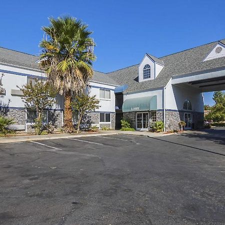 Quality Inn Fresno Yosemite Airport Extérieur photo