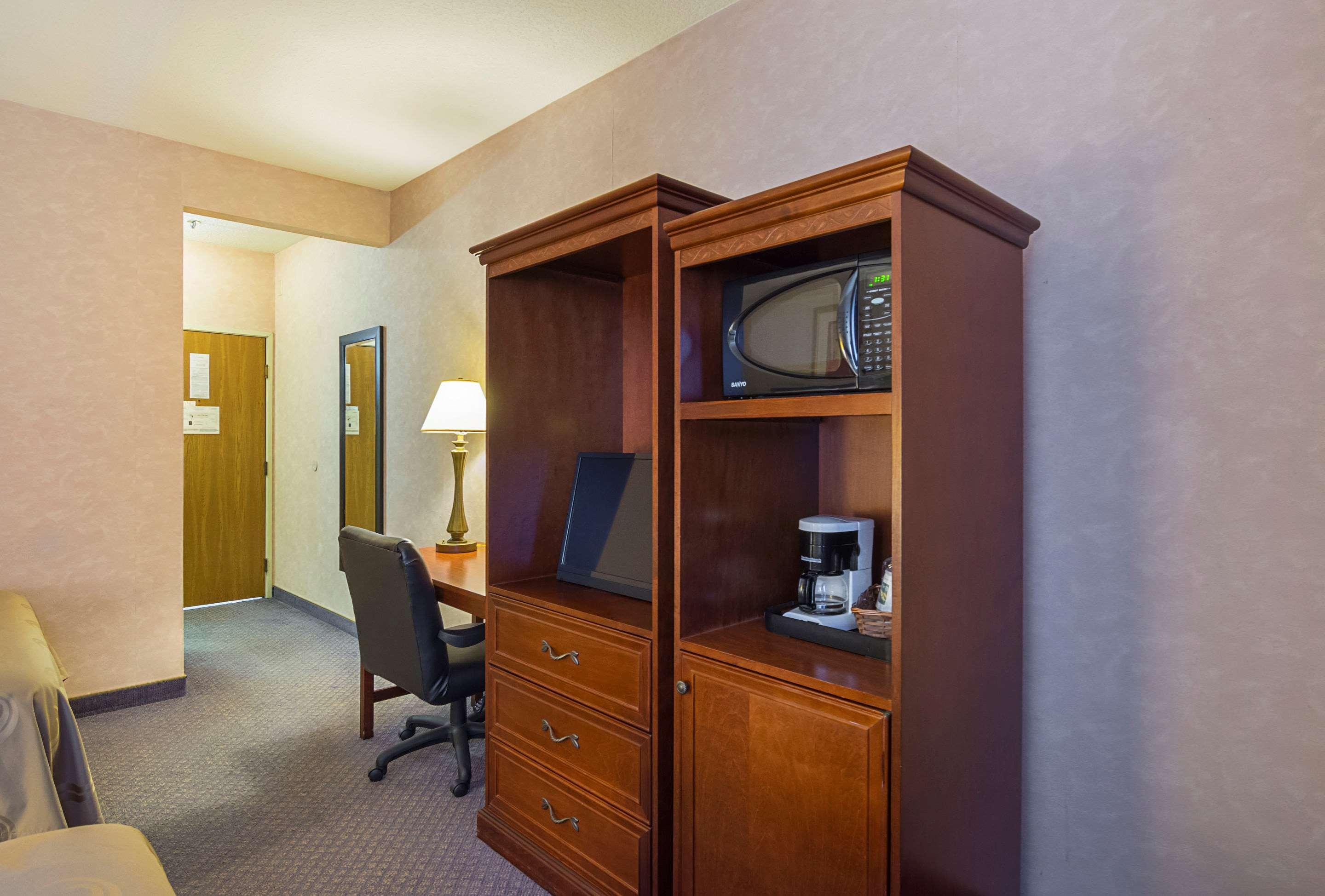 Quality Inn Fresno Yosemite Airport Extérieur photo