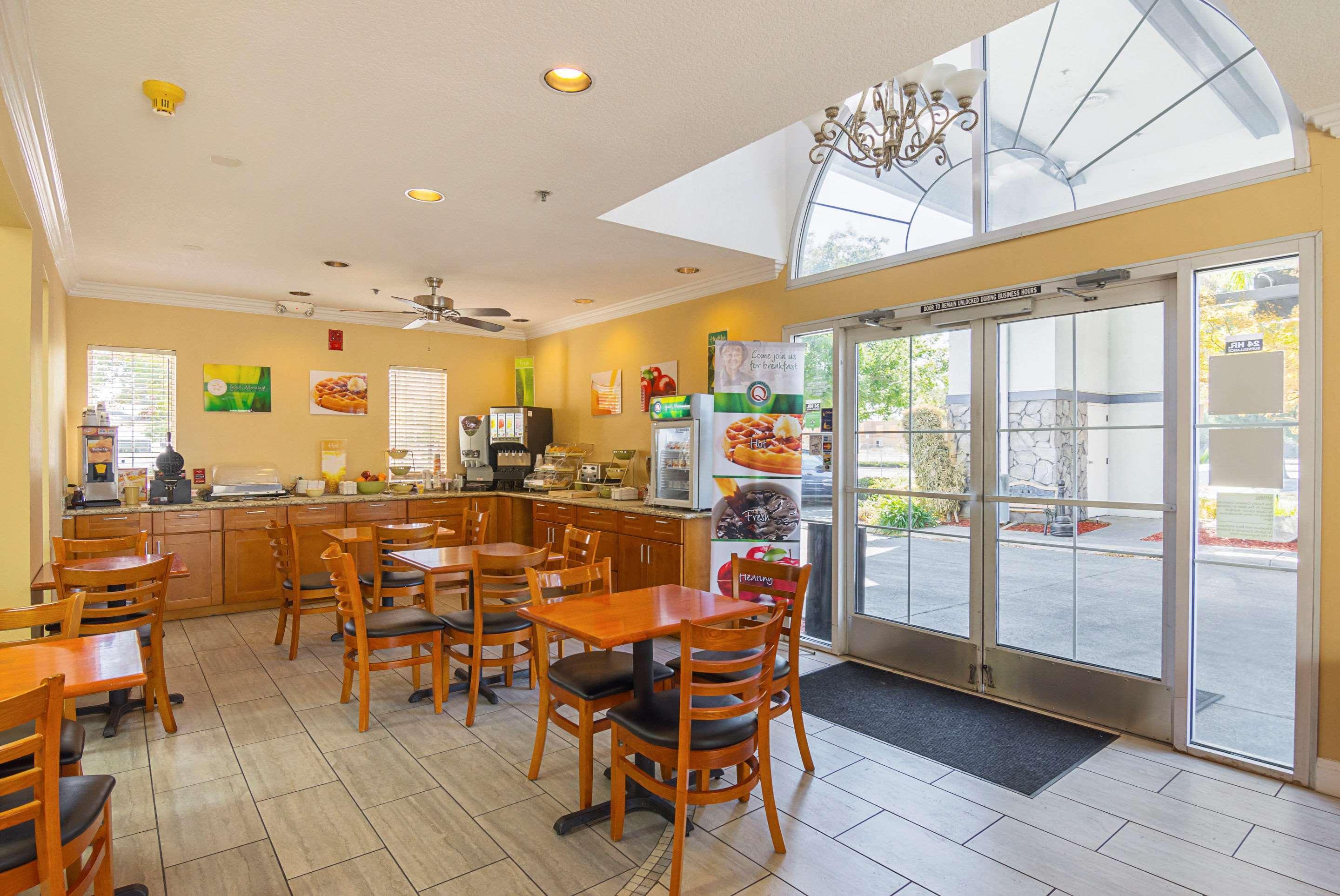 Quality Inn Fresno Yosemite Airport Extérieur photo