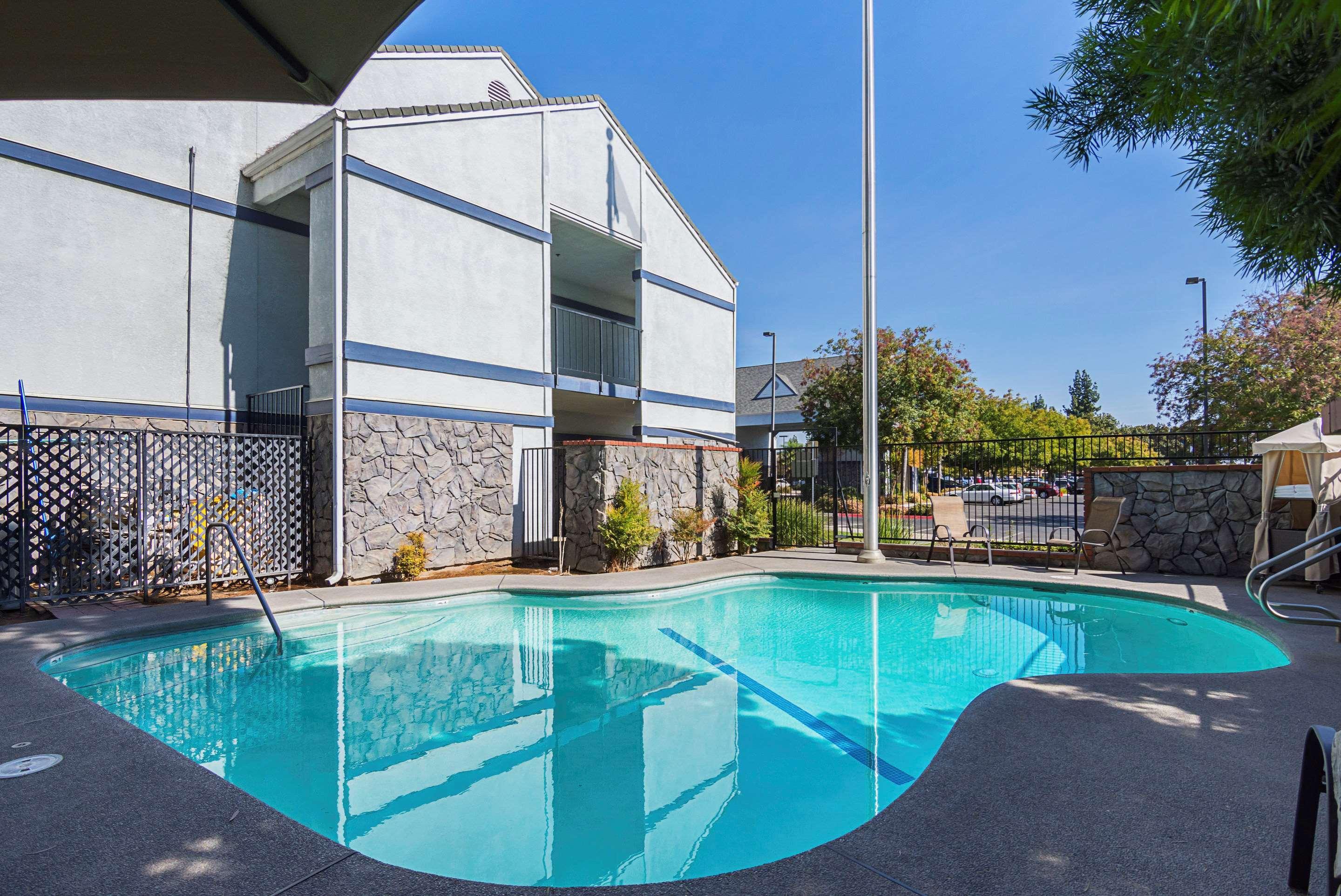 Quality Inn Fresno Yosemite Airport Extérieur photo
