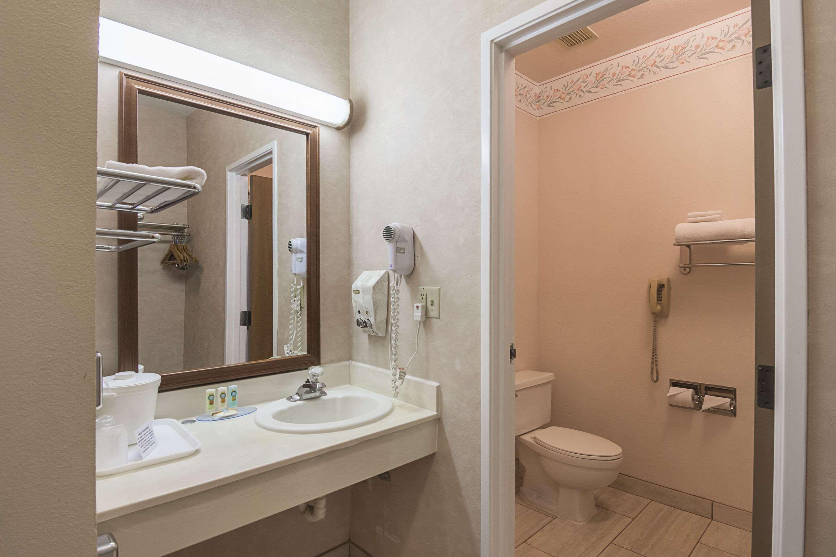Quality Inn Fresno Yosemite Airport Extérieur photo