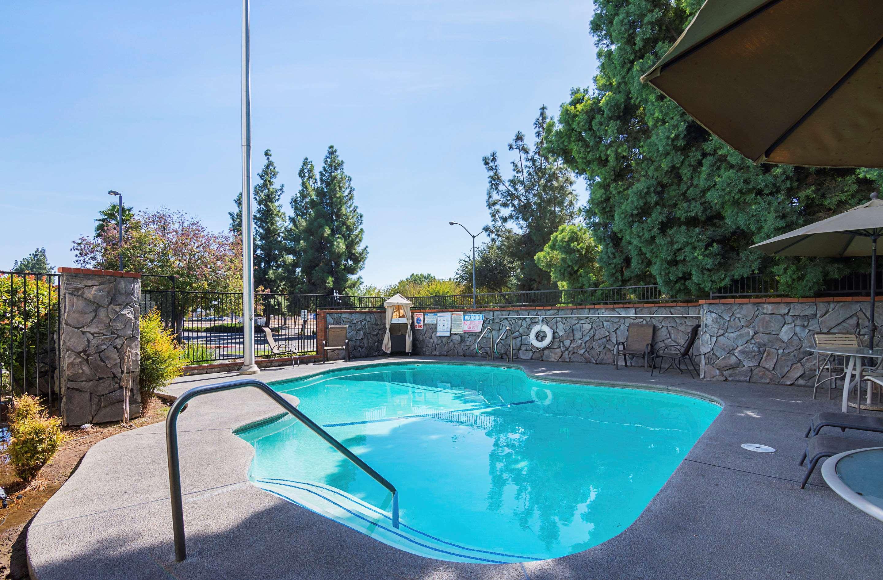 Quality Inn Fresno Yosemite Airport Extérieur photo