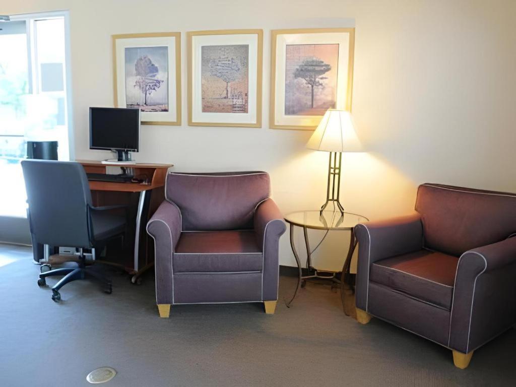 Quality Inn Fresno Yosemite Airport Extérieur photo