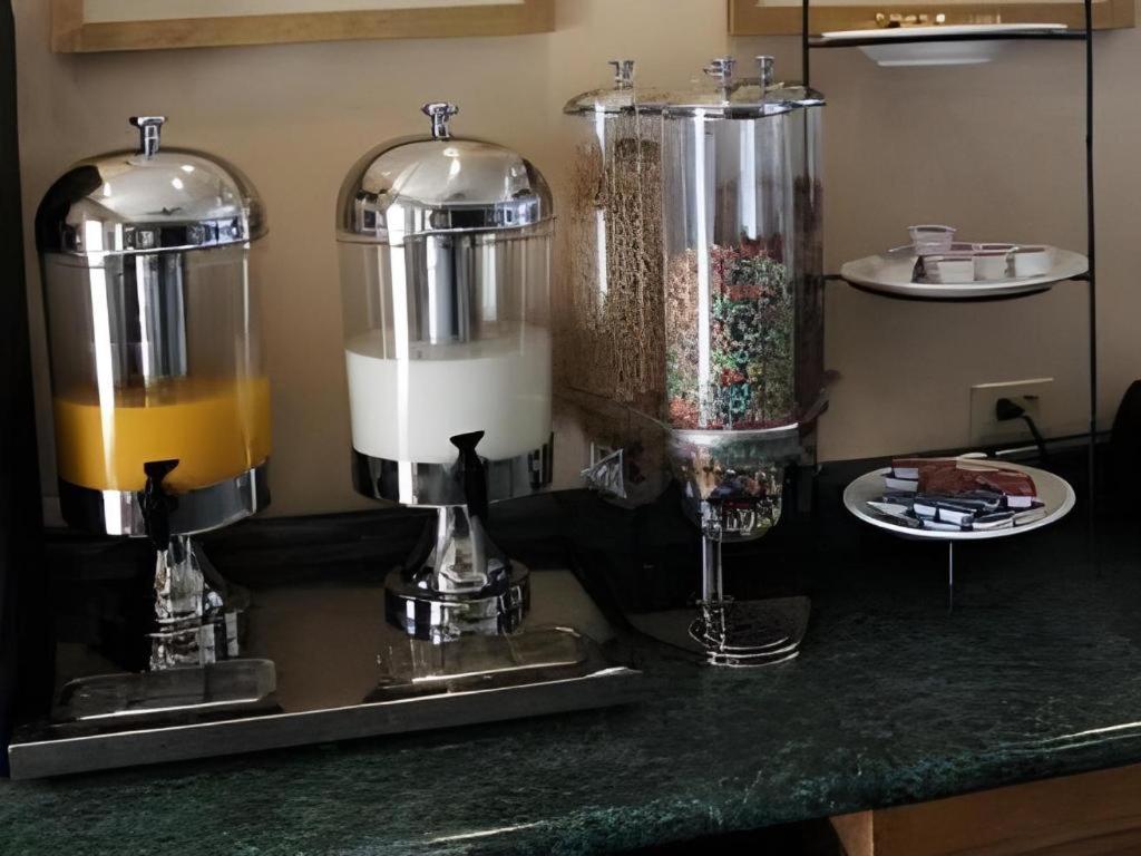 Quality Inn Fresno Yosemite Airport Extérieur photo