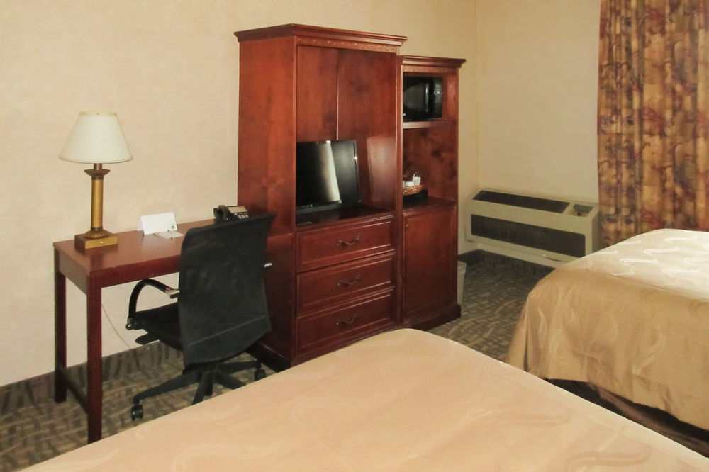 Quality Inn Fresno Yosemite Airport Extérieur photo